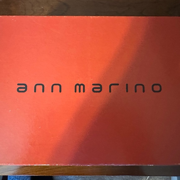 Ann Marino Bow Heels - Picture 2 of 6